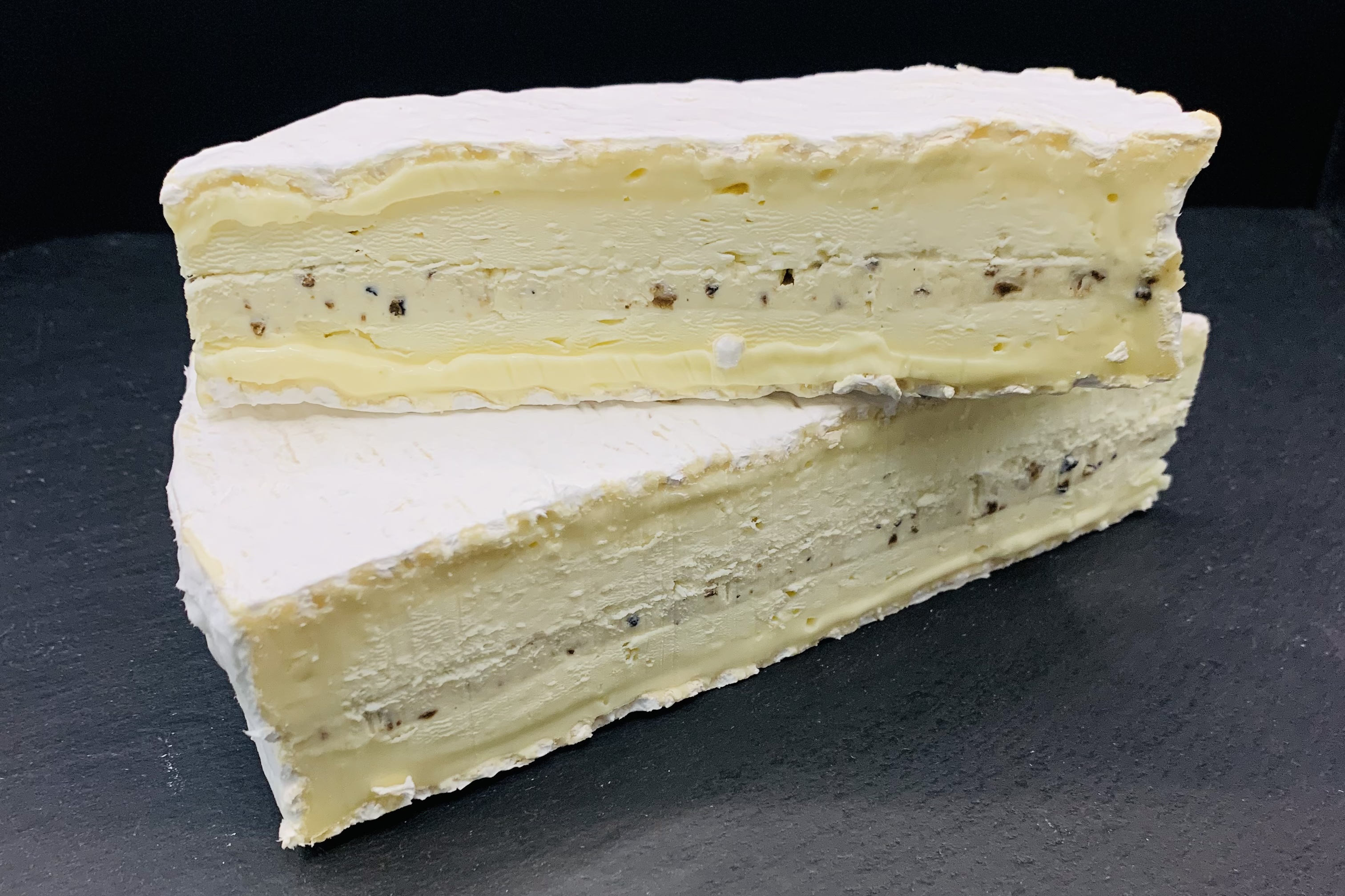 Brie royal truffé